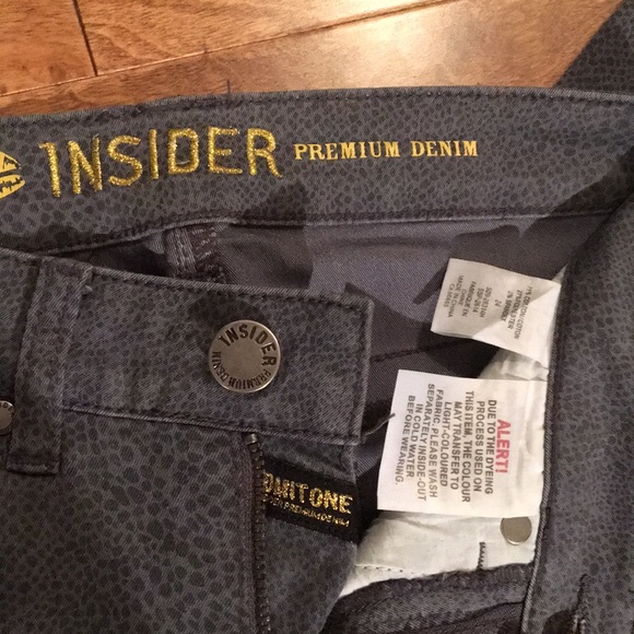 Grey/dk grey Insider jean with snakeskin pattern - Picture 4 of 5